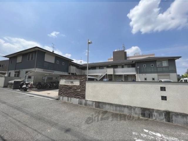 プラウディア富雄外観写真1