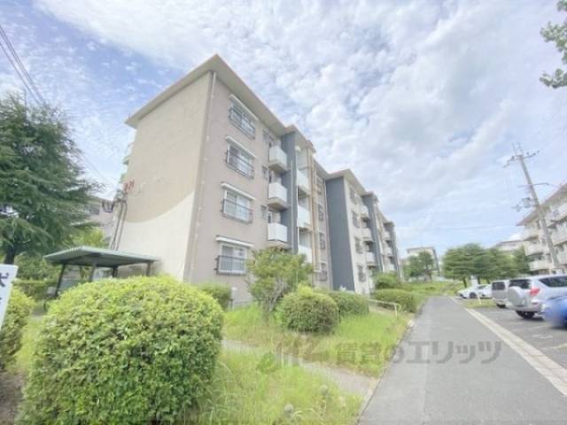 香里ヶ丘西団地Ｄ２１号棟外観写真1