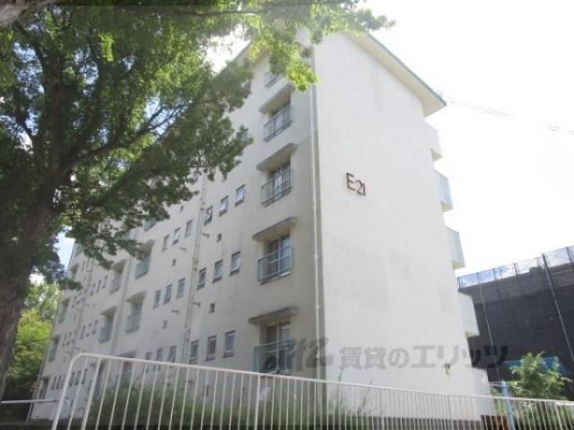 香里ヶ丘東団地Ｅ２１号棟外観写真2