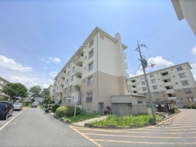 桜丘団地１０号棟外観写真1
