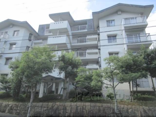 奈良青山一丁目団地０３号棟外観写真3