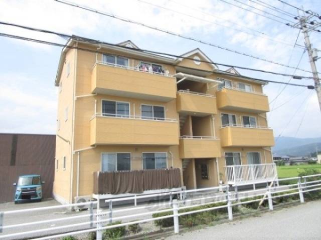 湯田ハイツ外観写真1