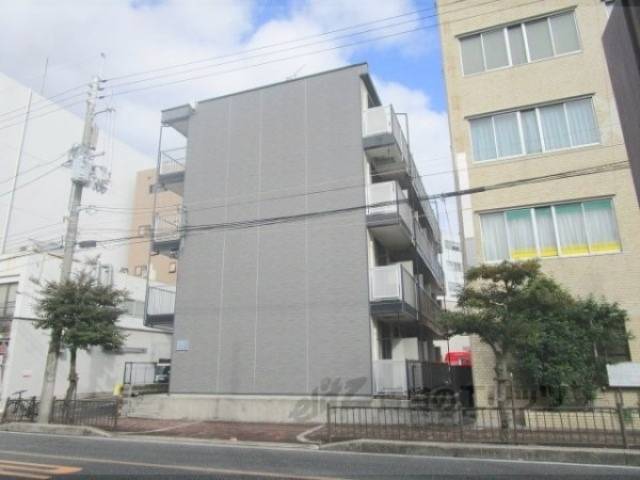 レオパレスひらかた外観写真2