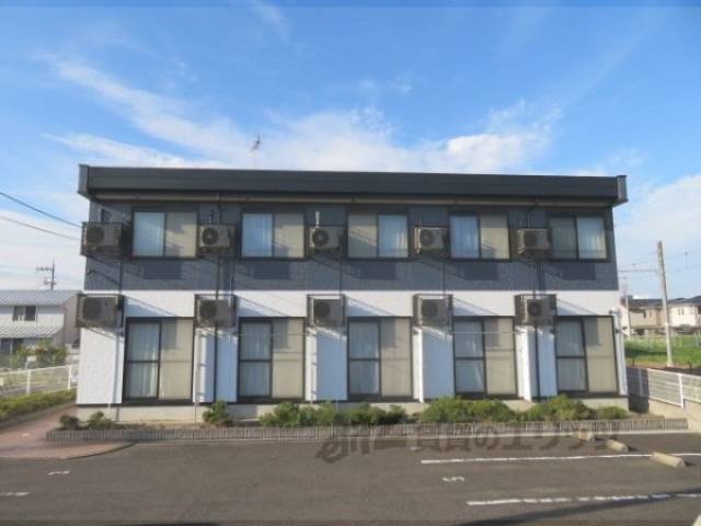 レオパレス青葉外観写真2