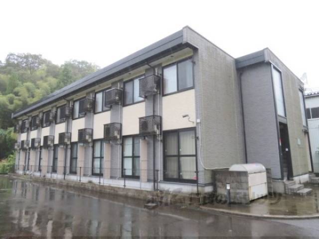 レオパレスメルシー市場外観写真1