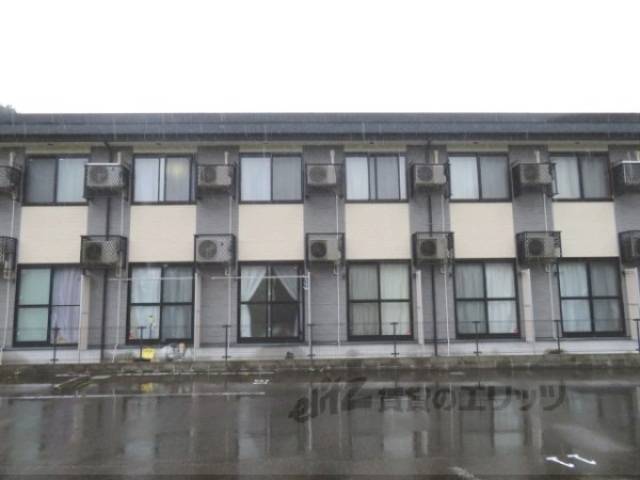 レオパレスメルシー市場外観写真2