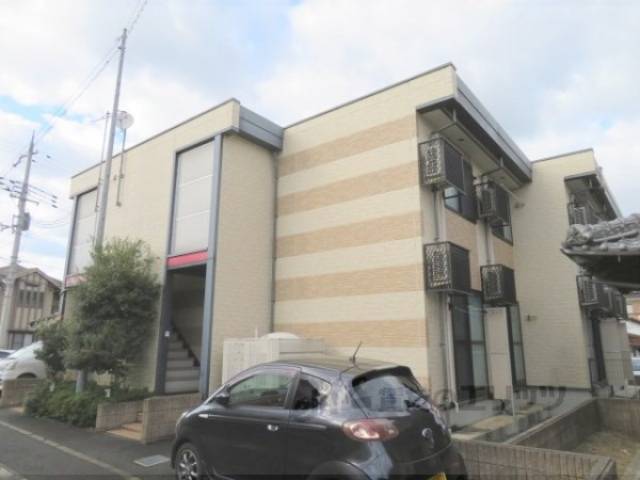 レオパレスすみれ２外観写真2