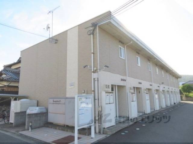 レオパレスクレインコート平田外観写真2