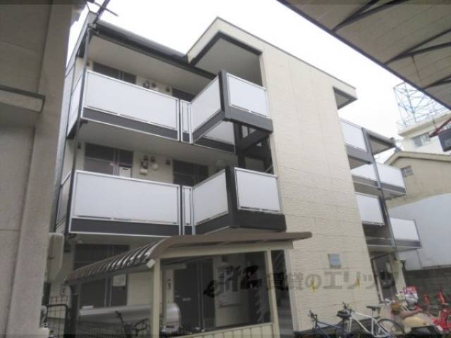 レオパレスエヴァーグリーン三条外観写真1