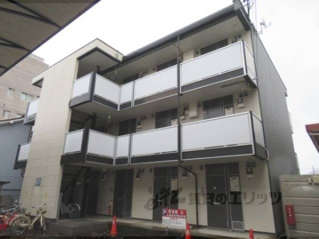 レオパレスエヴァーグリーン三条外観写真3