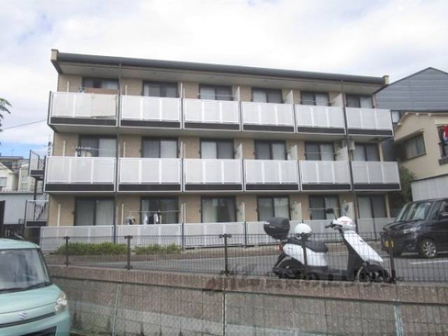 レオパレスオリーブ外観写真2