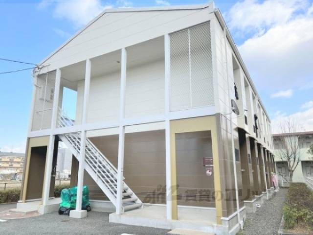 レオパレスひまわり外観写真1