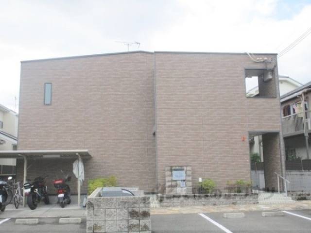 レオネクストメイプルコート外観写真1