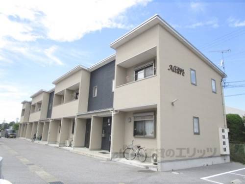 長浜駅より徒歩17分 築8年10ヶ月 2階建の賃貸物件