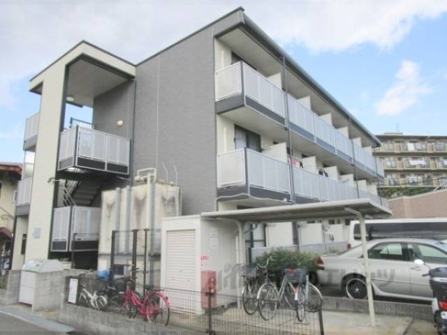 レオパレスハウス香里ヶ丘外観写真1
