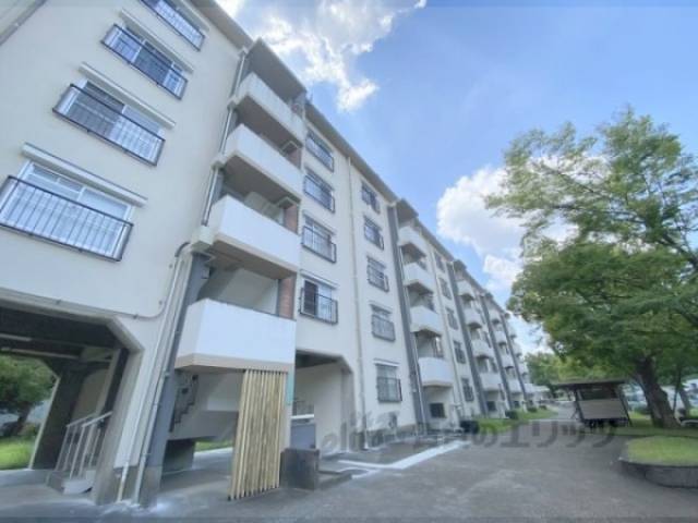 香里ケ丘西団地Ｄ１２号棟外観写真2