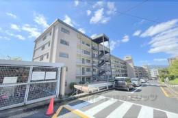 ダイヤハイツ学園前C棟外観写真
