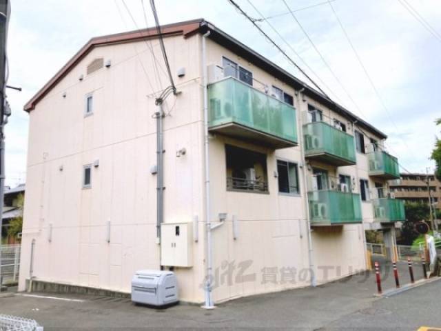 サニーイースト生駒外観写真1