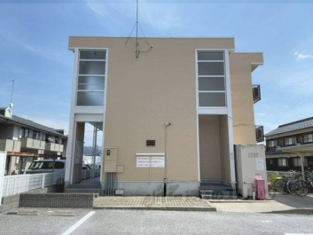 レオパレスグレイスコート外観写真3