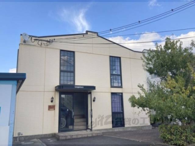 レオパレスエスパールビラ外観写真1