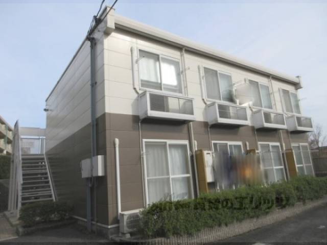 レオパレスリバートップ外観写真1