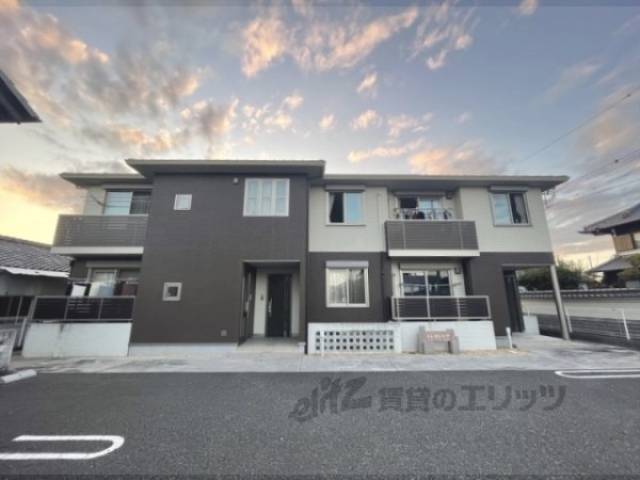 エレガンシア外観写真1