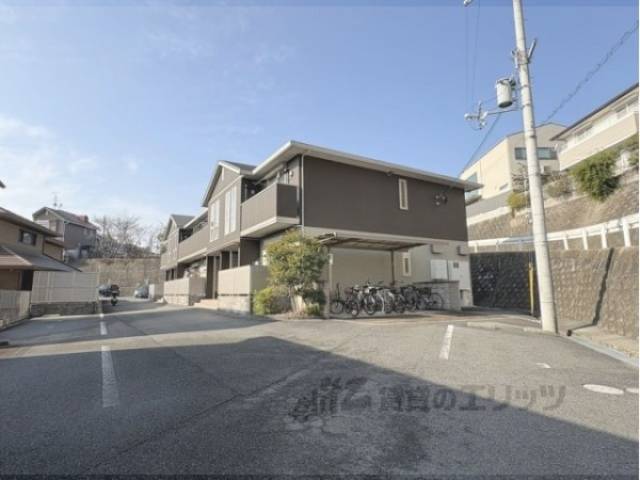 サンロード学園前外観写真2