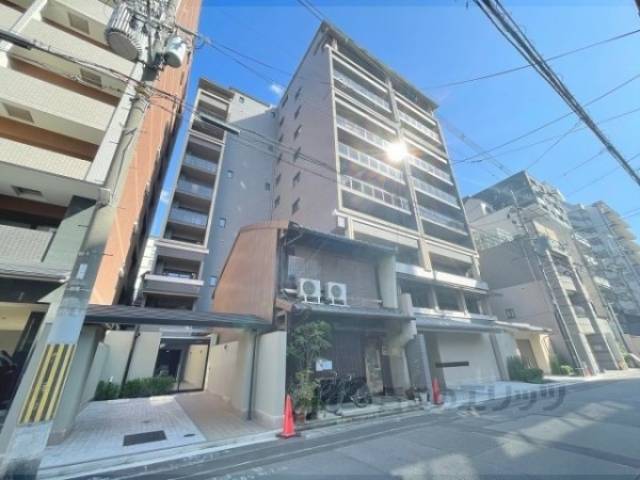 グランリソシエ烏丸御池外観写真1