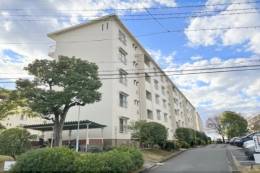 山田池住宅１１号棟外観写真