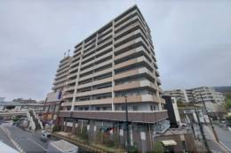 ローレルコート生駒ウエストレジデンス外観写真