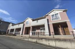 レフィナード富雄外観写真