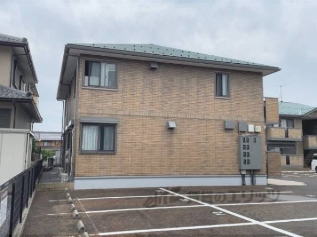 ロイヤルコート越坊Ａ棟外観写真3