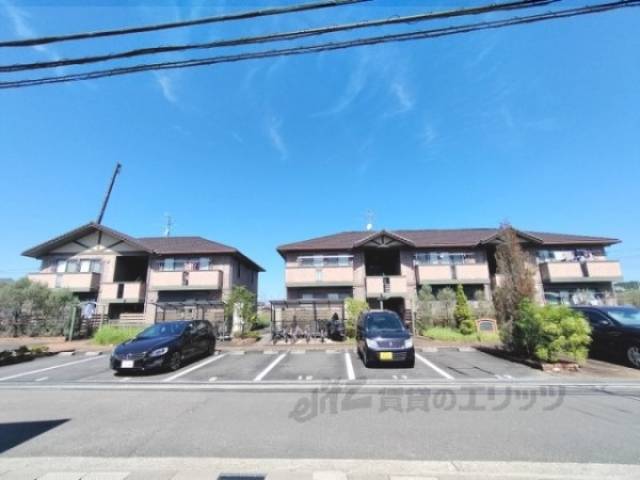 カーサフルーレ１・２外観写真3