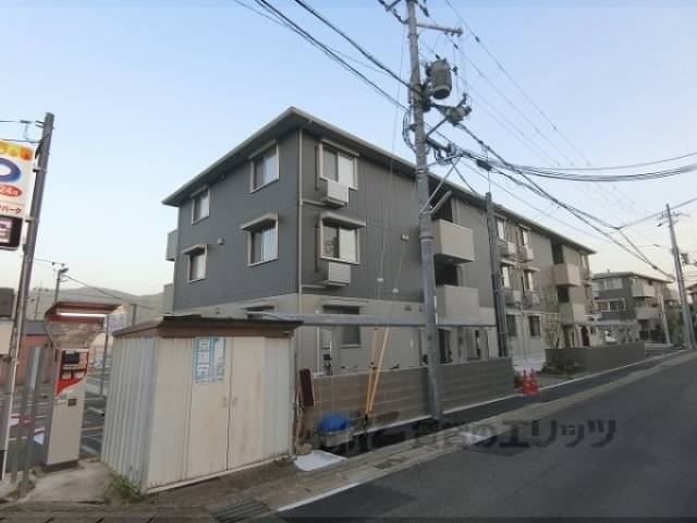 フロレゾン北花山A外観写真1