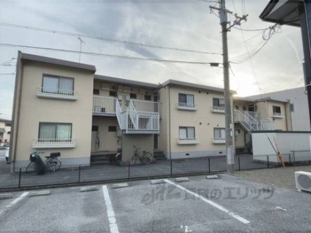レークハイツ伊庭１外観写真3