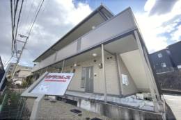 カラコレス外観写真