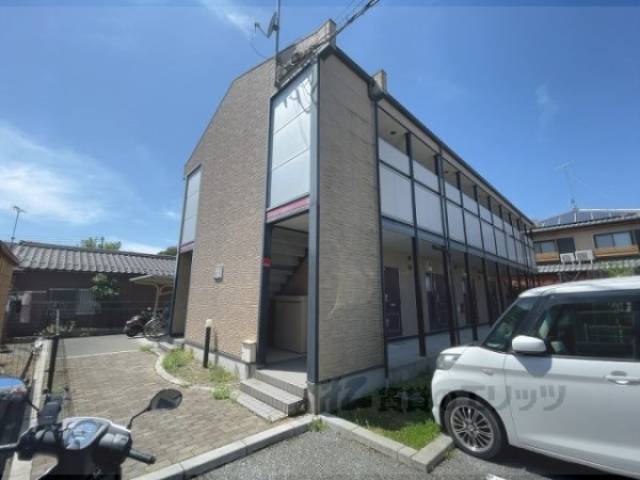 レオパレスイヴ外観写真1