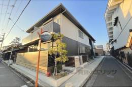 Ｃｅｎｔｒａｌ　Ｖｉｌｌａｇｅ　１外観写真