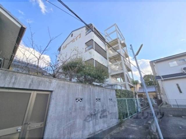 八木ロイヤルハイツ外観写真1