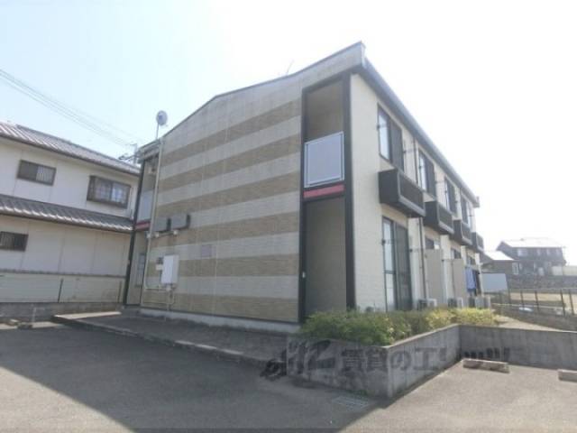 レオパレスセンターポール外観写真1