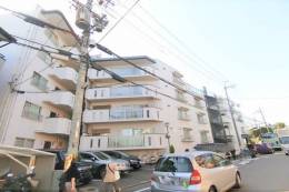 デラシオン御室外観写真
