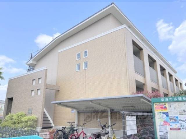 コンフォート三條外観写真1