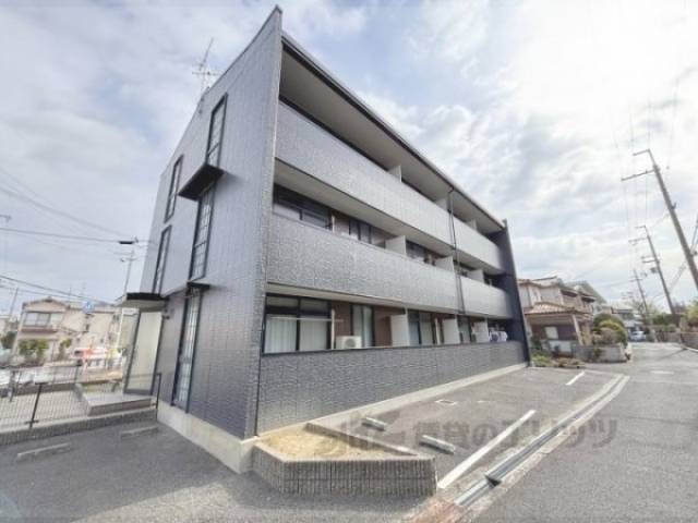 レオパレス枚方堂山外観写真1