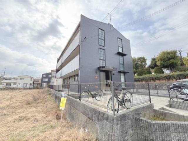 レオパレス枚方堂山外観写真3