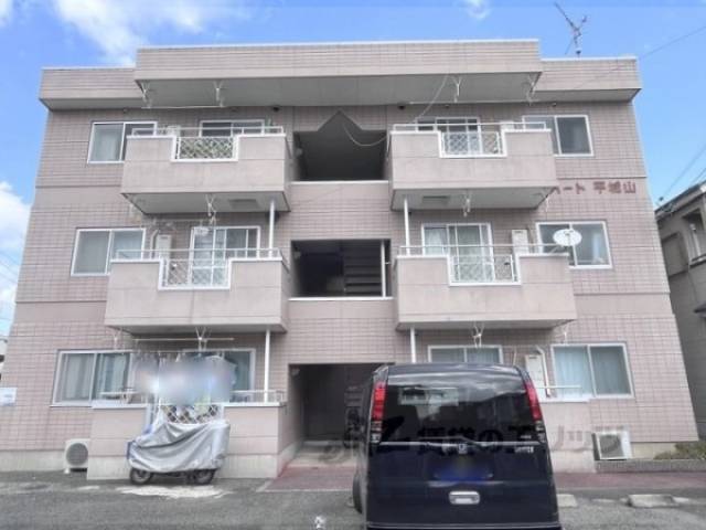 バード平城山外観写真1