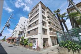 アイリスハイツ８号館外観写真