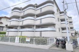 シティパレスあやめ池Ｐ８外観写真