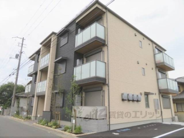 シャーメゾン　カーサ　デ　花音外観写真2