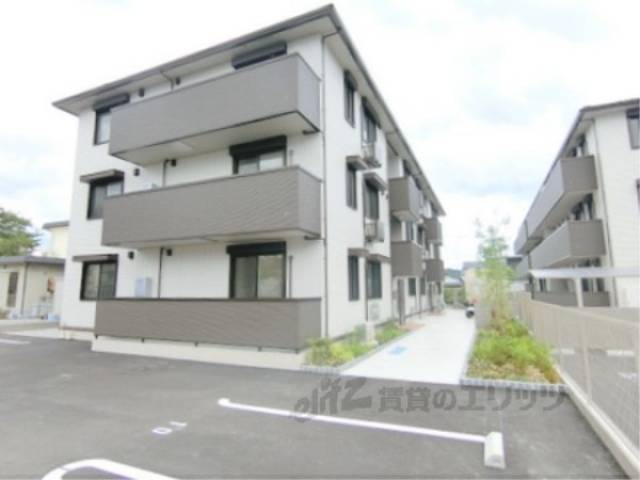 クレメント五個荘外観写真1