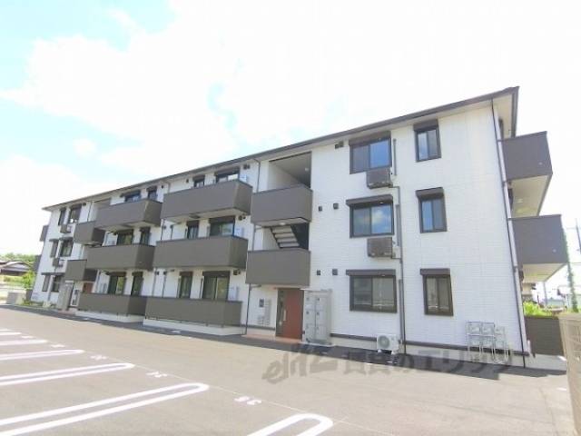 シャルール外観写真1